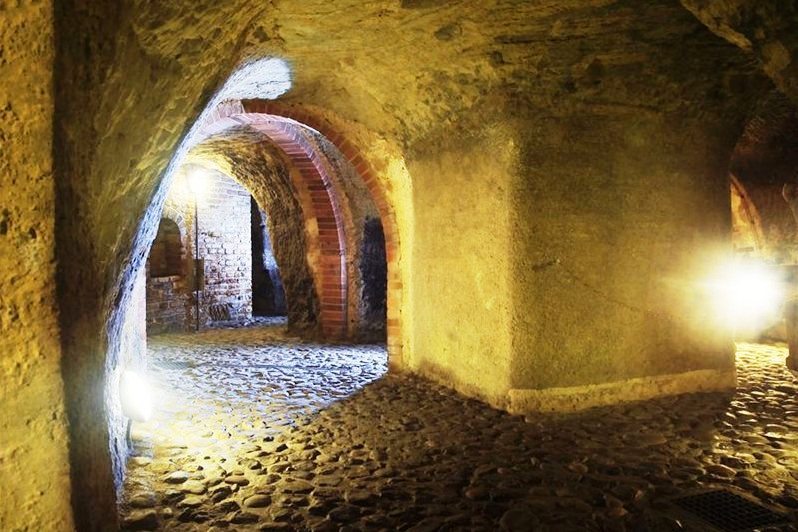 historical-underground-buitl-in-13th-century-safe-storage-of-food-and-beer-shelter-for-the-residents-of-pilsen-and-communication-route